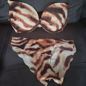 Victoria's Secret Very Sexy Push up Animal Print set 34d bra s panty